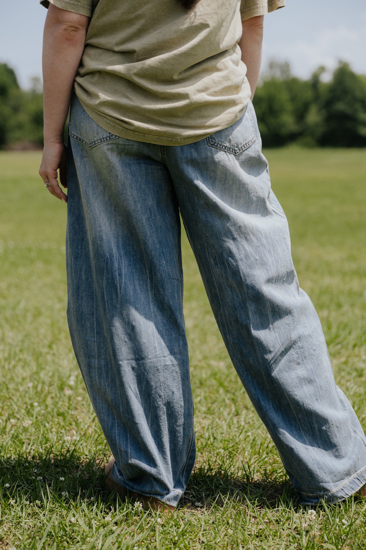 Walk It Back Barrel Jeans