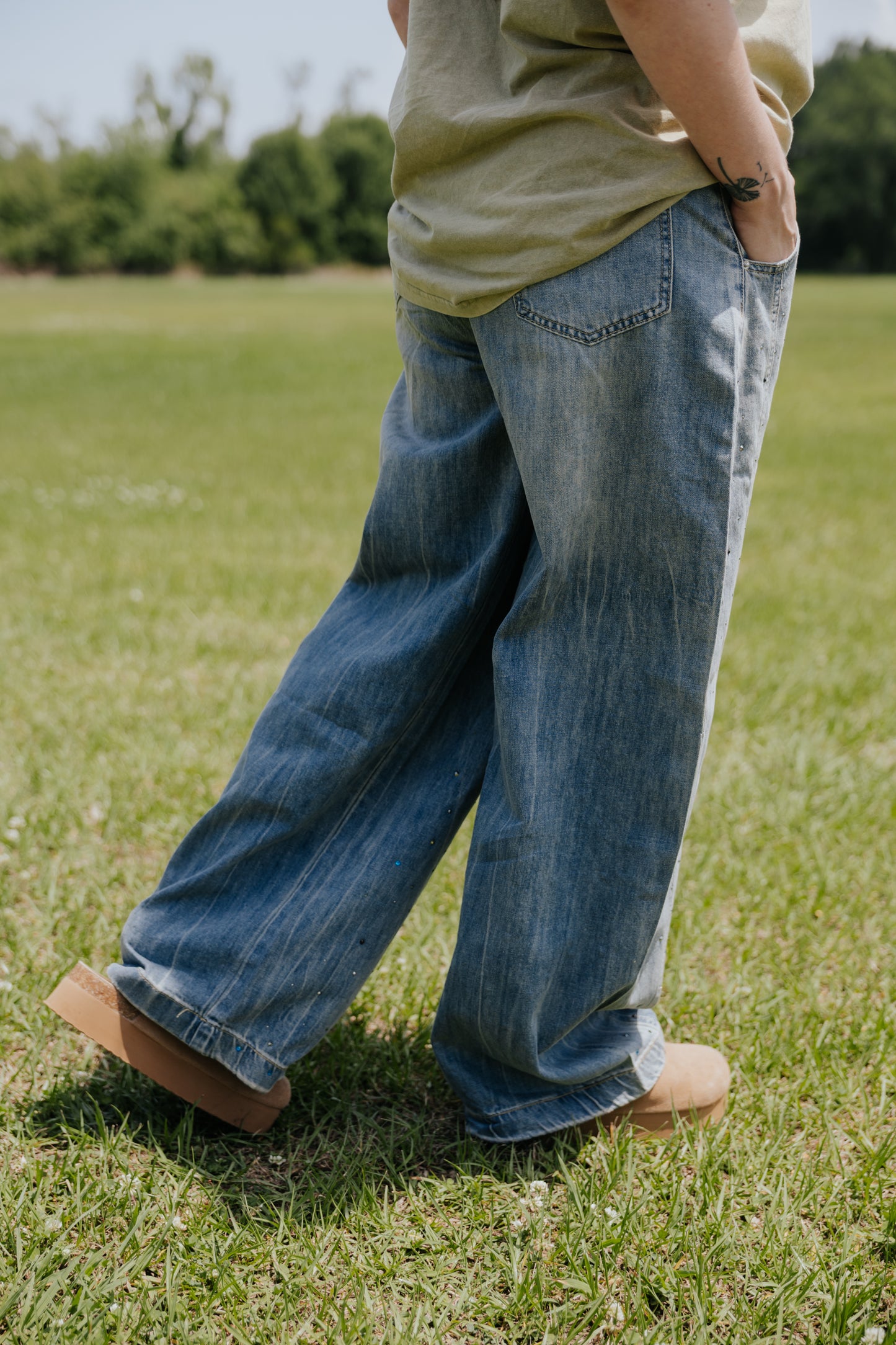 Walk It Back Barrel Jeans