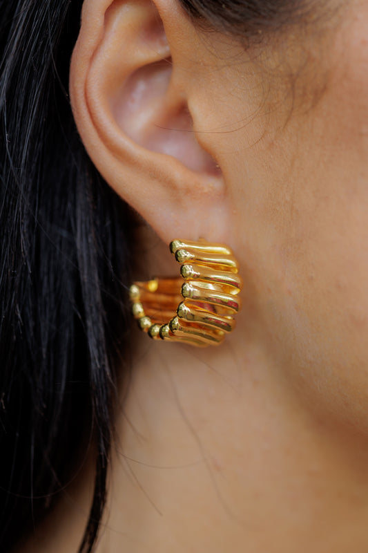 Hug Me Ribbed Hoop Earrings